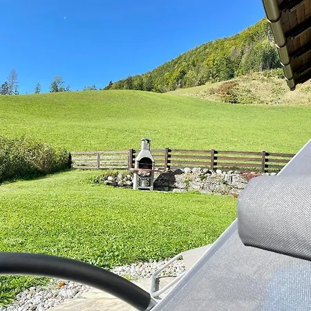 Nyaraló Shaeuserl *