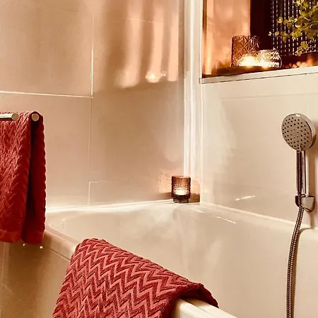 Shaeuserl Nyaraló *